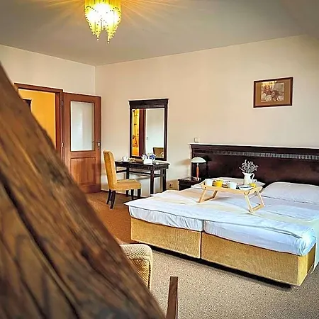 U Zeleneho Stromu Szálloda 3*