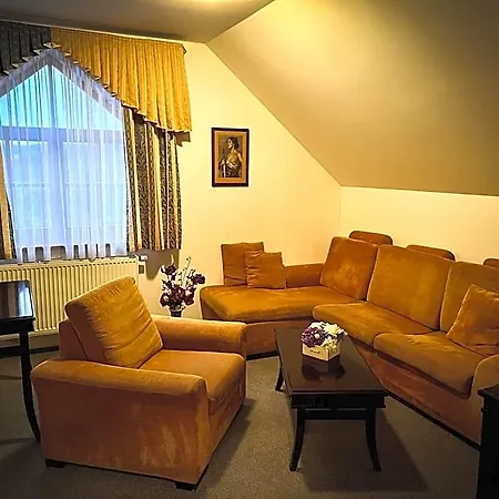 U Zeleneho Stromu Szálloda 3*