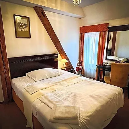 Hotel U Zeleneho Stromu
