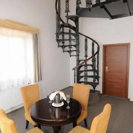 Hotel U Zeleneho Stromu