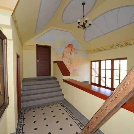 Hotel U Zeleneho Stromu 3*