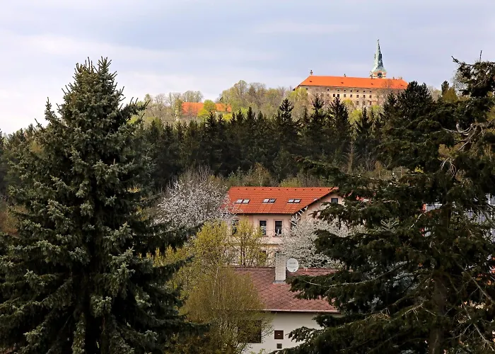 U Zeleneho Stromu 3*